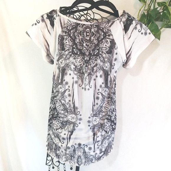 **SOLD** One World Flowing Printed Layered Top - Picture 3 of 6